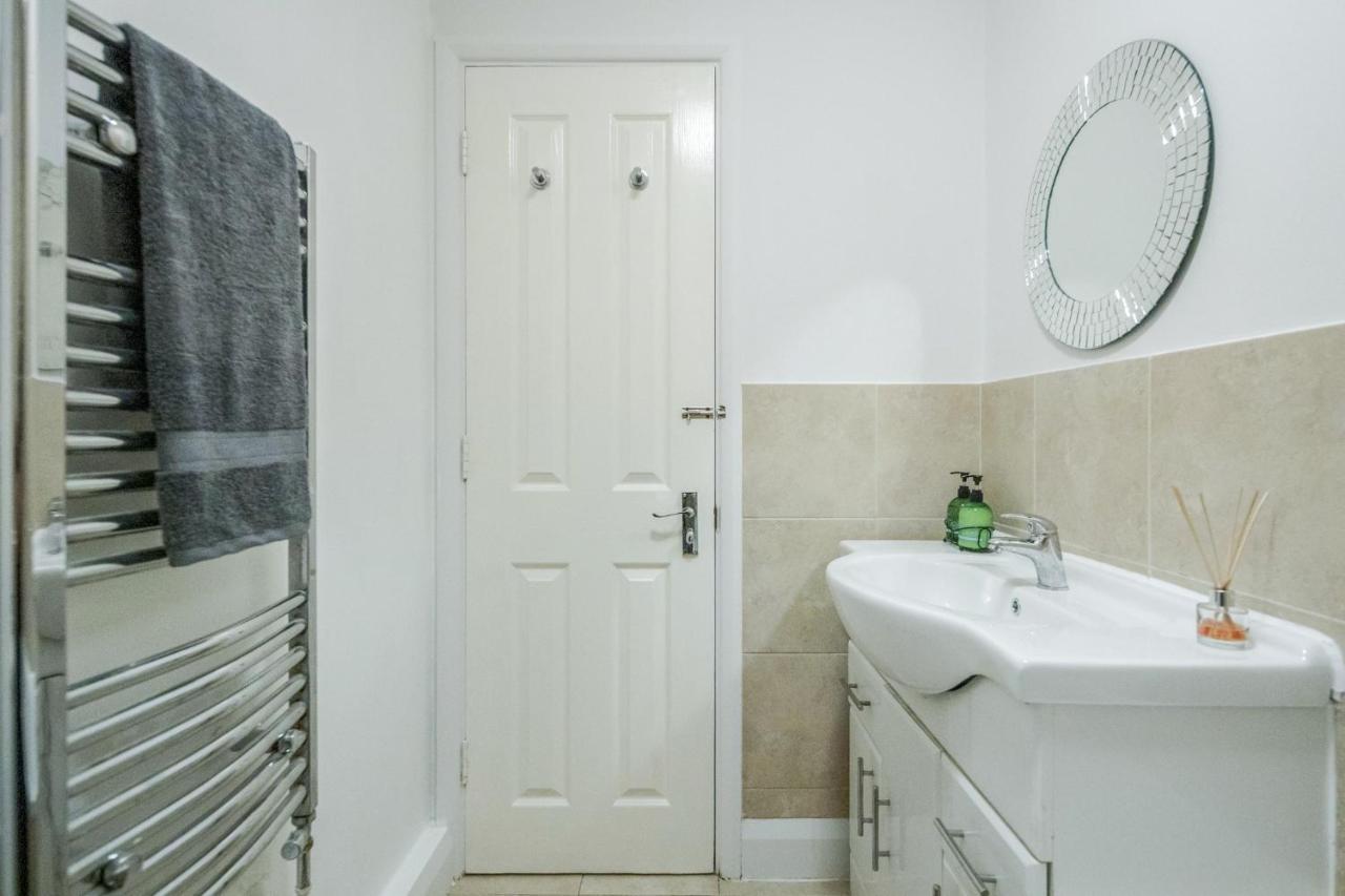 Stunning 2-Bed Apt - Free Parking - Camden - Central - Zoo - Shop - Events Londres Exterior foto